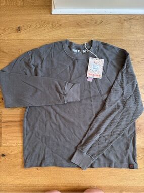 Free Planet Waffle Knit Shirt Mens Large Dark Olive Cropped NWT